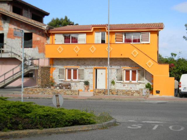 B&B Il Girasole SantʼAnna Arresi Екстериор снимка