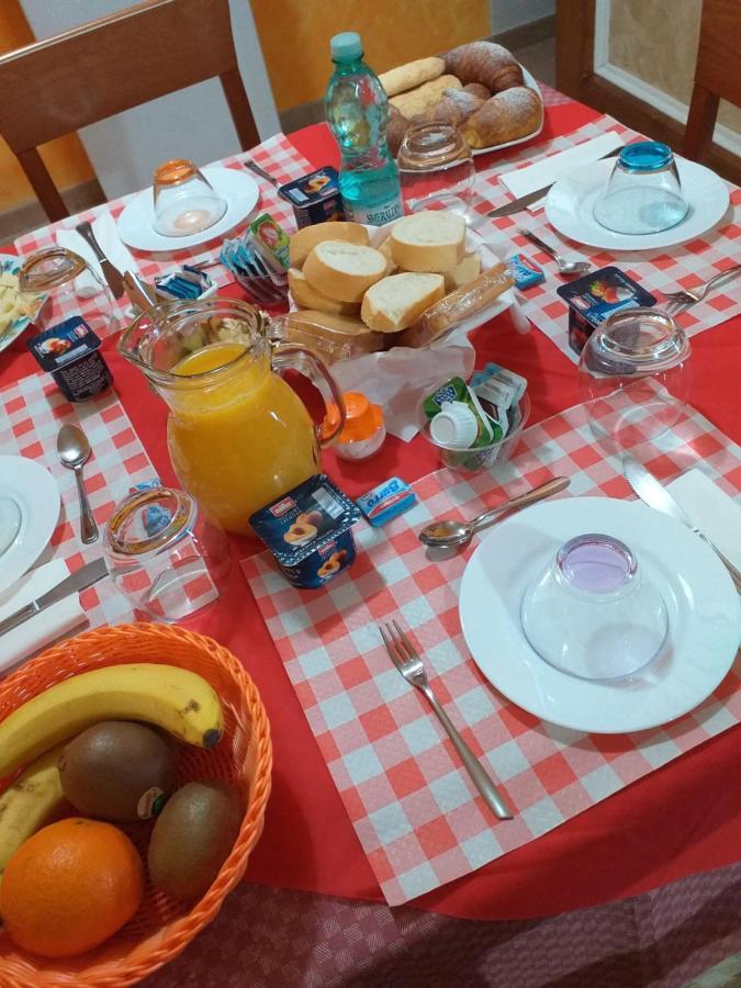 B&B Il Girasole SantʼAnna Arresi Екстериор снимка
