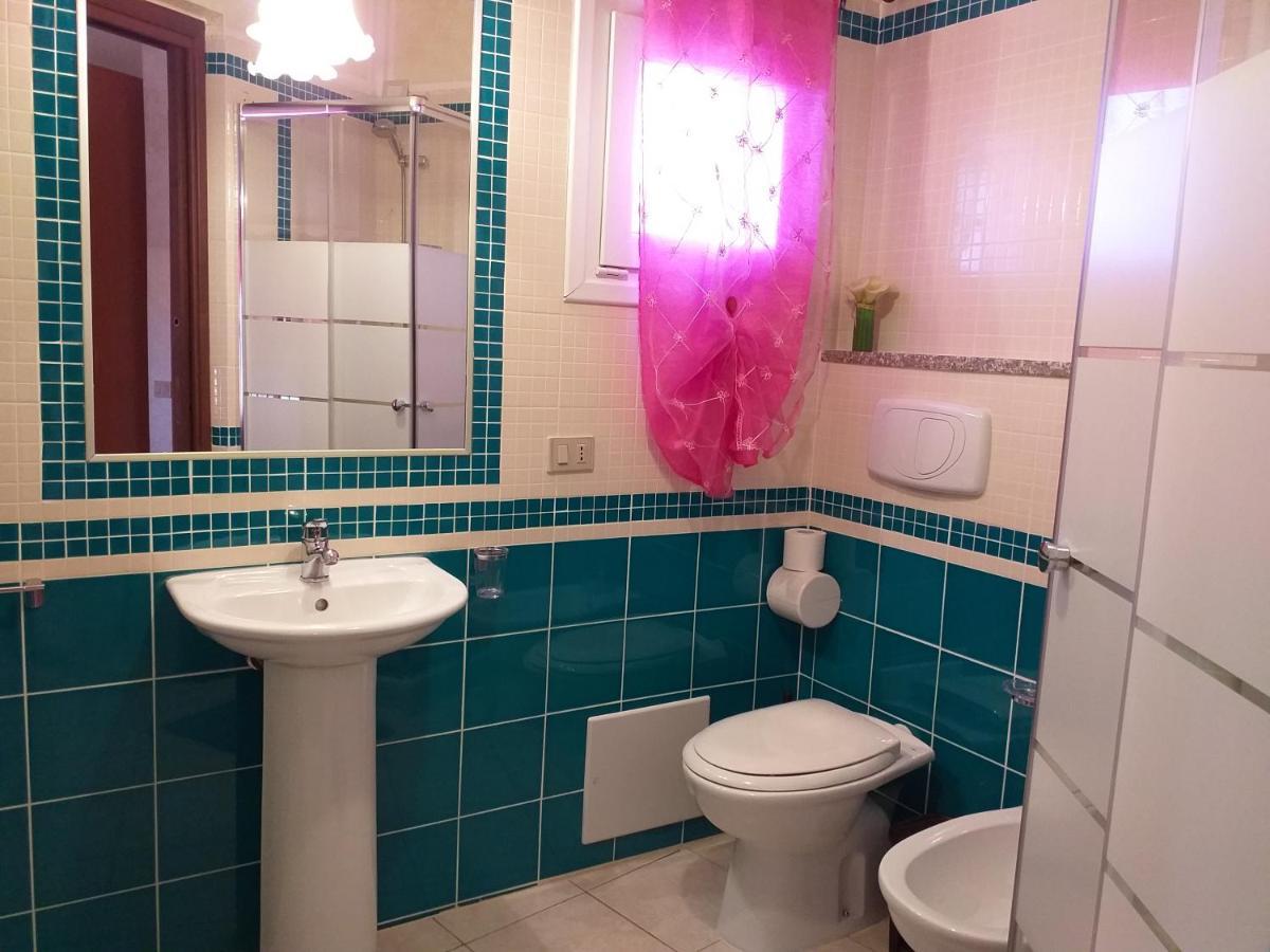 B&B Il Girasole SantʼAnna Arresi Екстериор снимка
