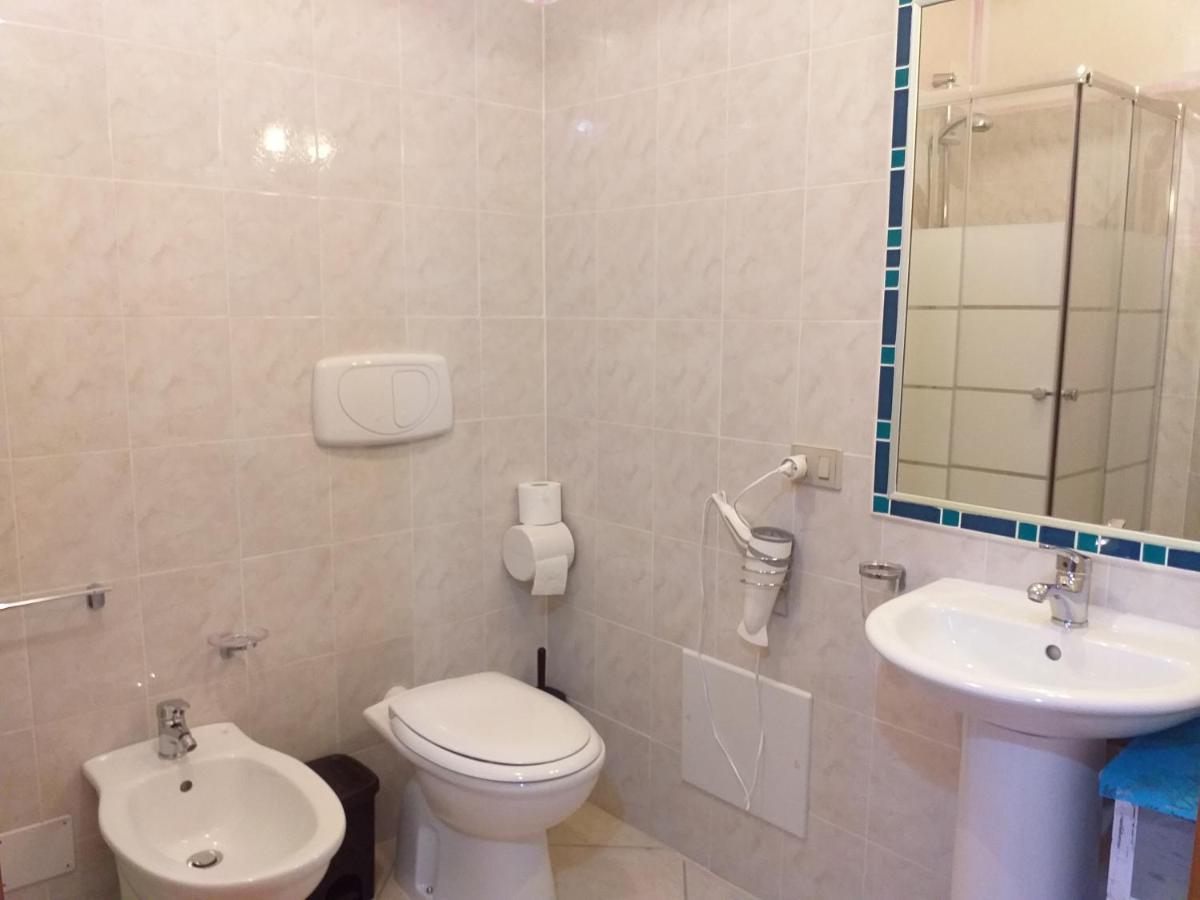 B&B Il Girasole SantʼAnna Arresi Екстериор снимка