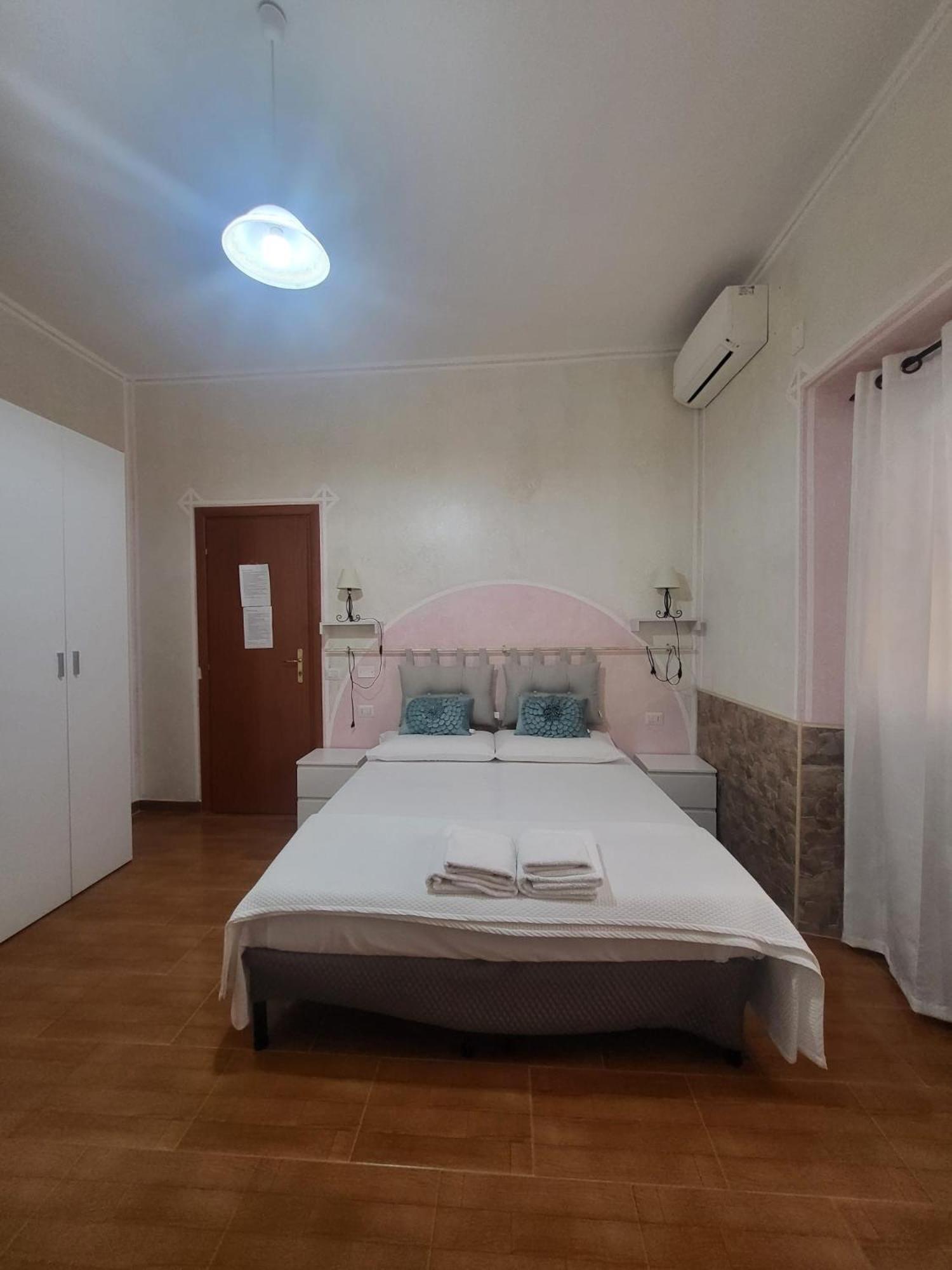 B&B Il Girasole SantʼAnna Arresi Екстериор снимка